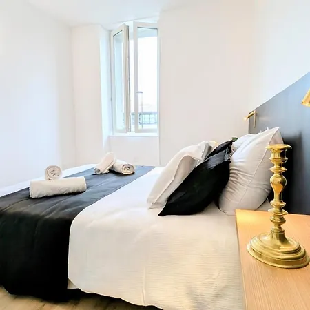 Apartment 151 - Terrasse & Jacuzzi, Rue Trivalle, Pied De La Cite De - Climatisation, Netflix, Fibre Carcassonne